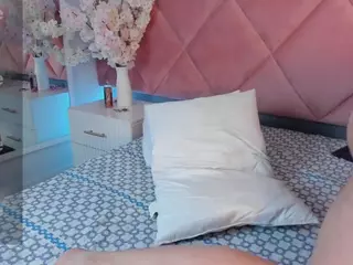 Karolinee's Live Sex Cam Show