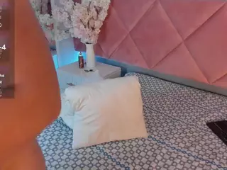 Karolinee's Live Sex Cam Show