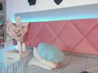 Karolinee's Live Sex Cam Show