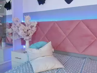 Karolinee's Live Sex Cam Show