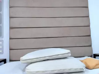 Susan-Elliot's Live Sex Cam Show