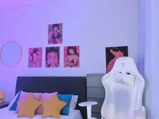 YourBabyLuna18's Live Sex Cam Show