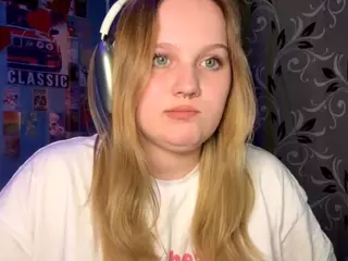 FalineBellas's Live Sex Cam Show