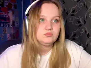 FalineBellas's Live Sex Cam Show