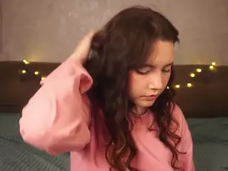 MaeGrayer's Live Sex Cam Show
