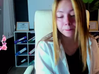 meow-mellie's Live Sex Cam Show