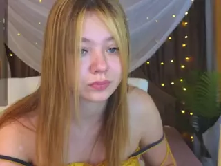 meow-mellie's Live Sex Cam Show