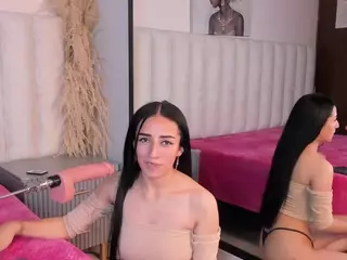 Nicolleroses's Live Sex Cam Show
