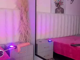 Nicolleroses's Live Sex Cam Show