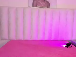 Nicolleroses's Live Sex Cam Show