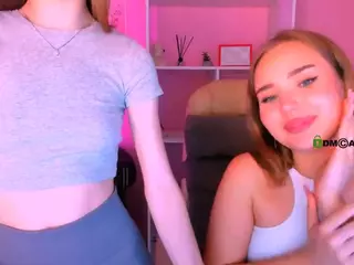 amelia-shiny's Live Sex Cam Show