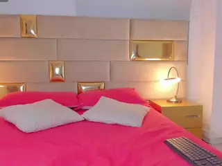 juliet-sofia's Live Sex Cam Show