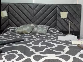 juliet-sofia's Live Sex Cam Show