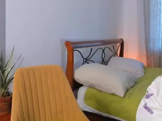 SynneHaymore's Live Sex Cam Show