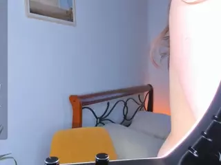 SynneHaymore's Live Sex Cam Show