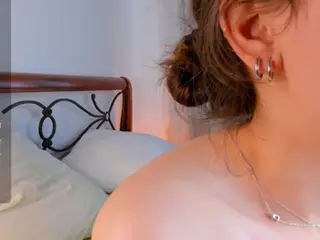 SynneHaymore's Live Sex Cam Show
