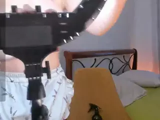 SynneHaymore's Live Sex Cam Show