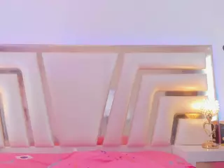 Miaqueen021's Live Sex Cam Show