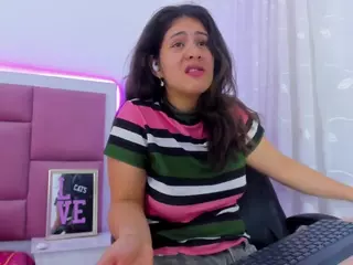 Miaqueen021's Live Sex Cam Show