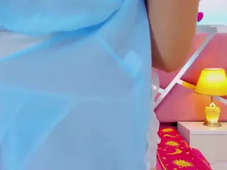 Miaqueen021's Live Sex Cam Show