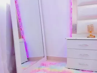 Miaqueen021's Live Sex Cam Show