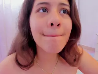 Miaqueen021's Live Sex Cam Show