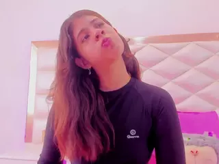 Miaqueen021's Live Sex Cam Show