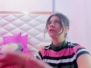 Miaqueen021's Live Sex Cam Show