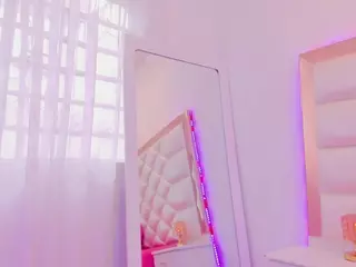 Miaqueen021's Live Sex Cam Show