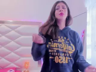 Miaqueen021's Live Sex Cam Show