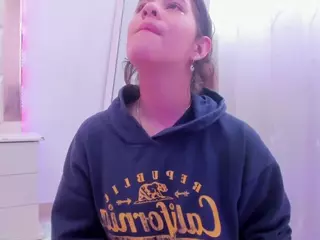 Miaqueen021's Live Sex Cam Show