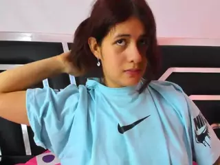 Miaqueen021's Live Sex Cam Show