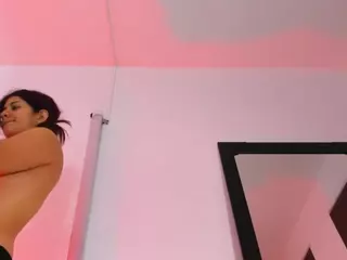 Miaqueen021's Live Sex Cam Show