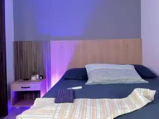 Atenea-Clerk's Live Sex Cam Show