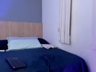 Atenea-Clerk's Live Sex Cam Show