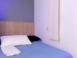 Atenea-Clerk's Live Sex Cam Show