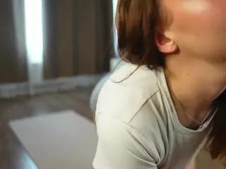 EleneBlacknall's Live Sex Cam Show