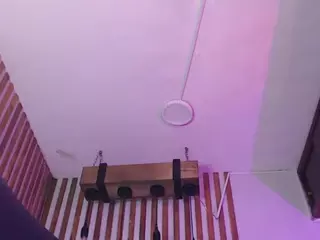 Lunaa-jonhsonn's Live Sex Cam Show