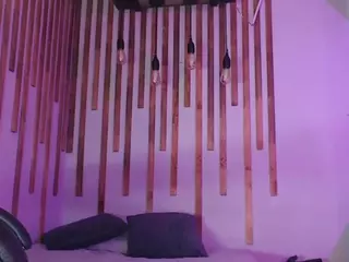 Lunaa-jonhsonn's Live Sex Cam Show