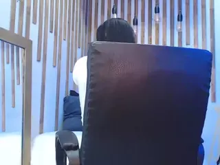 Lunaa-jonhsonn's Live Sex Cam Show