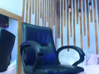 Lunaa-jonhsonn's Live Sex Cam Show