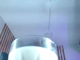 Lunaa-jonhsonn's Live Sex Cam Show