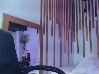 Lunaa-jonhsonn's Live Sex Cam Show