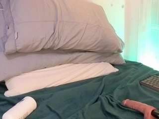Live cam show with Samaraa-Smith