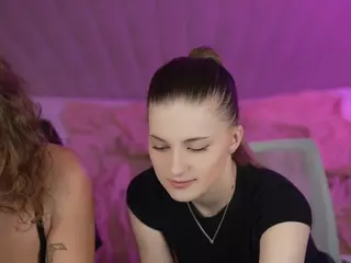 SweetDesiree054's Live Sex Cam Show