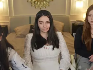 SweetDesiree054's Live Sex Cam Show