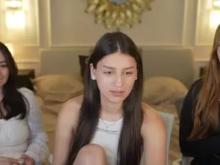 SweetDesiree054's Live Sex Cam Show