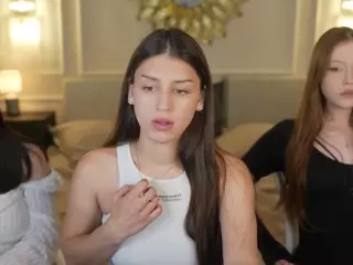 SweetDesiree054's Live Sex Cam Show