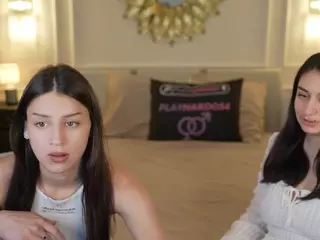 SweetDesiree054's Live Sex Cam Show