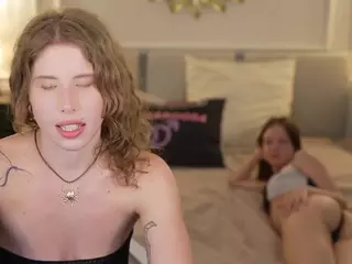 SweetDesiree054's Live Sex Cam Show